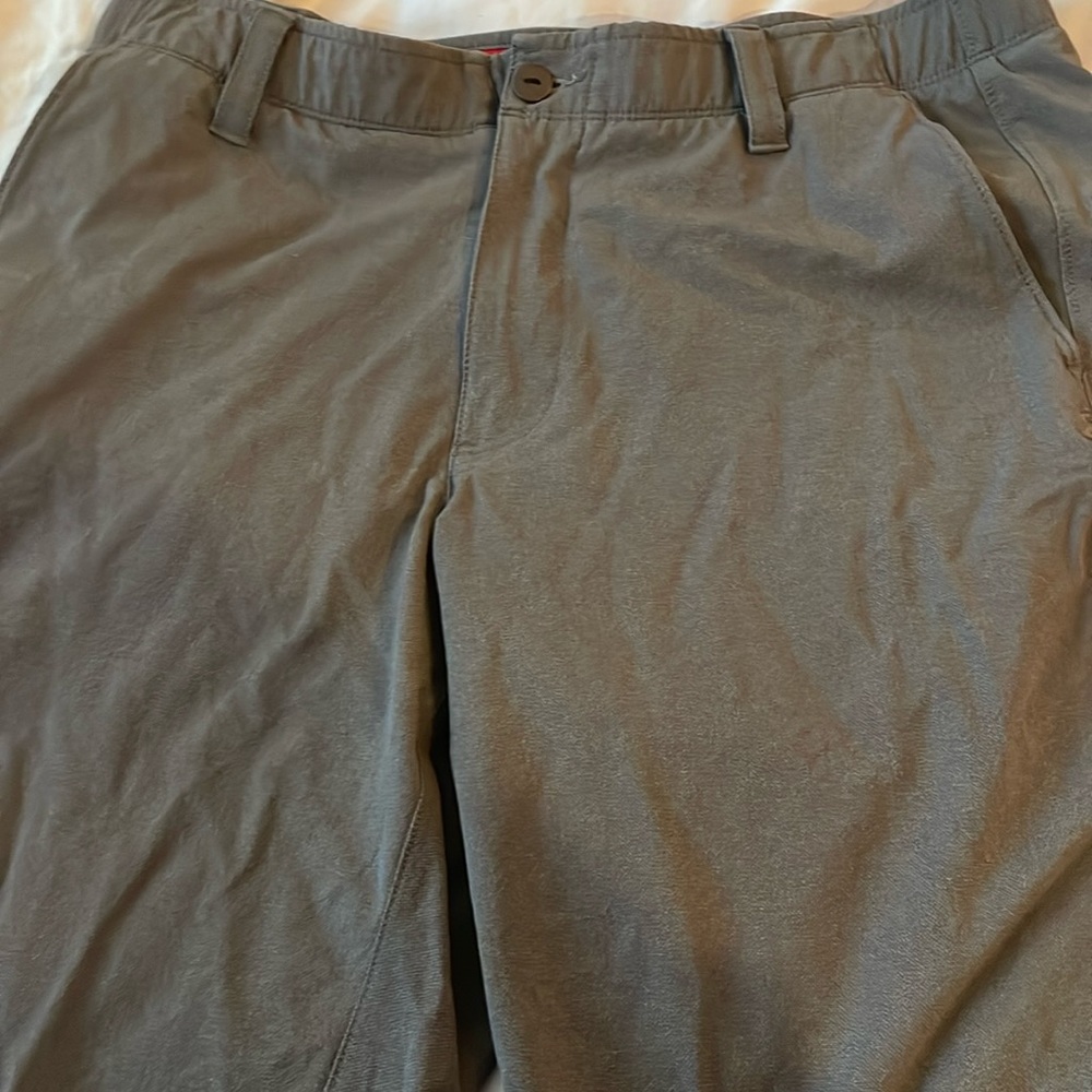 Men’s Under Armour golf shorts, brown, size 36.
